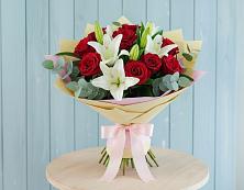 Букет цветов из:  Лилии и Розы в Темпы