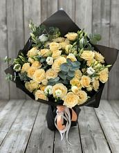 Букет цветов из:  Розы и Лизиантусы в Темпы