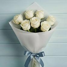 Букет 7 Белых роз Эдлесс Лав в Темпы
