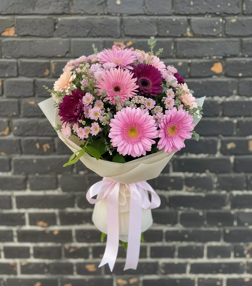 Букет цветов из: Герберы и Хризантемы в Темпы