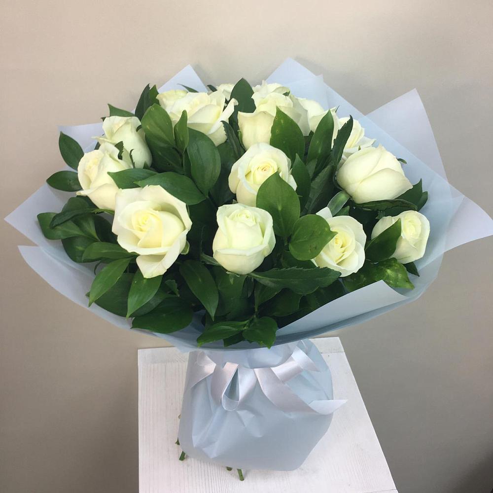 Букет 15 Белых роз Проуд в Темпы