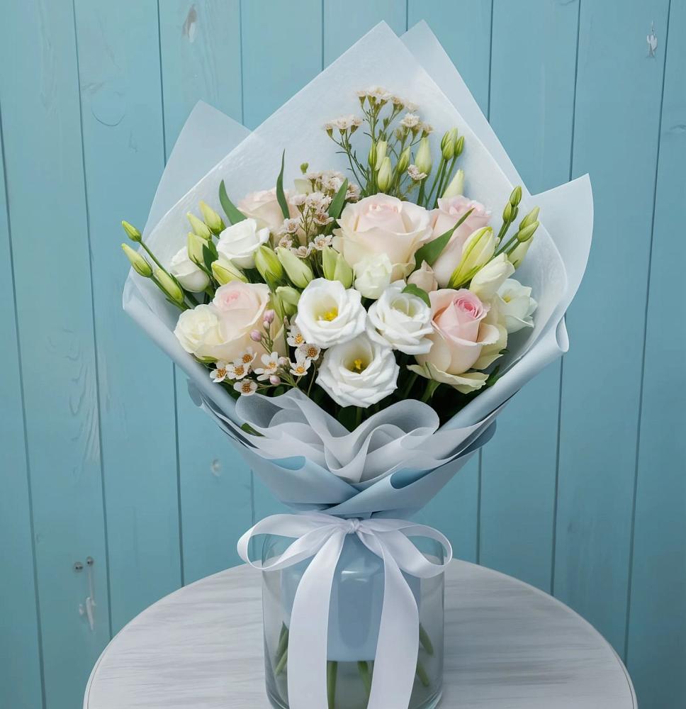 Букет цветов из: Розы и Лизиантусы в Темпы