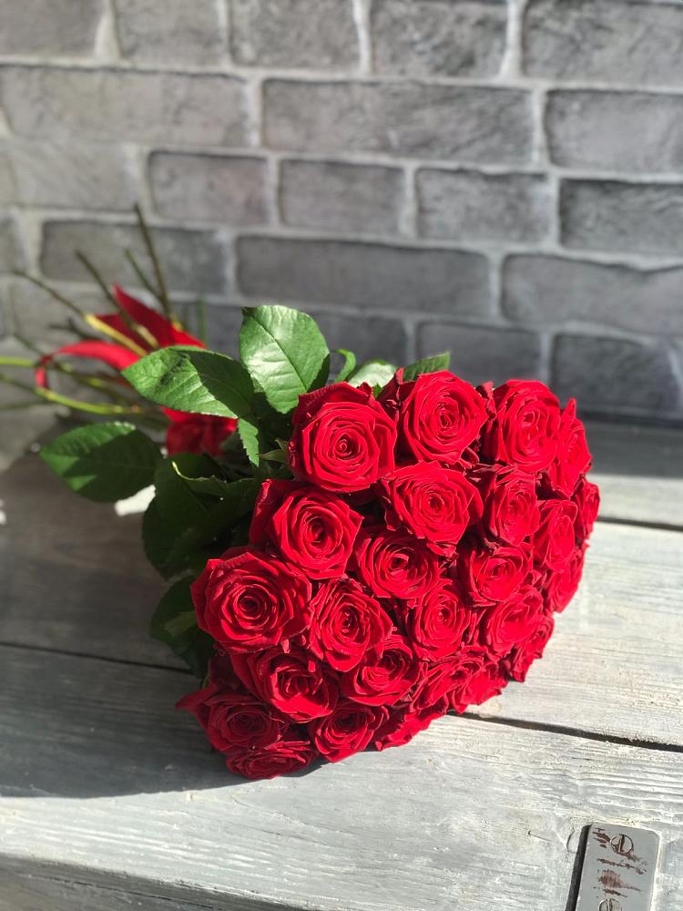 Букет Красные розы Фридом в Темпы