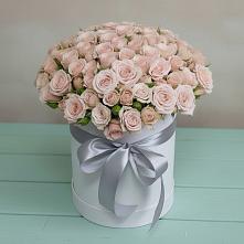 Цветочная композиция из Розы в шляпной коробке в Темпы