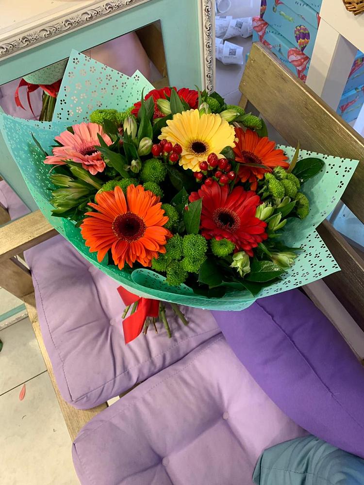 Букет цветов из: Герберы, Хризантемы и Альстромерии в Темпы