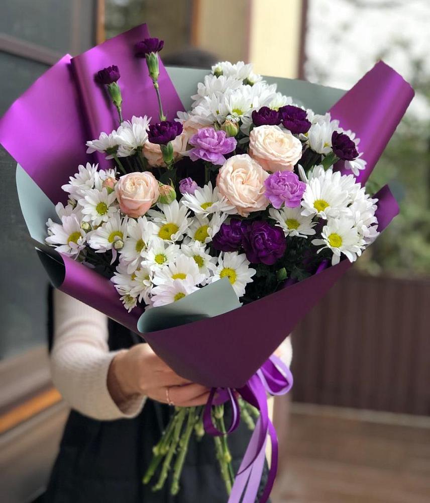 Букет цветов из: Хризантемы, Гвоздики и Розы в Темпы