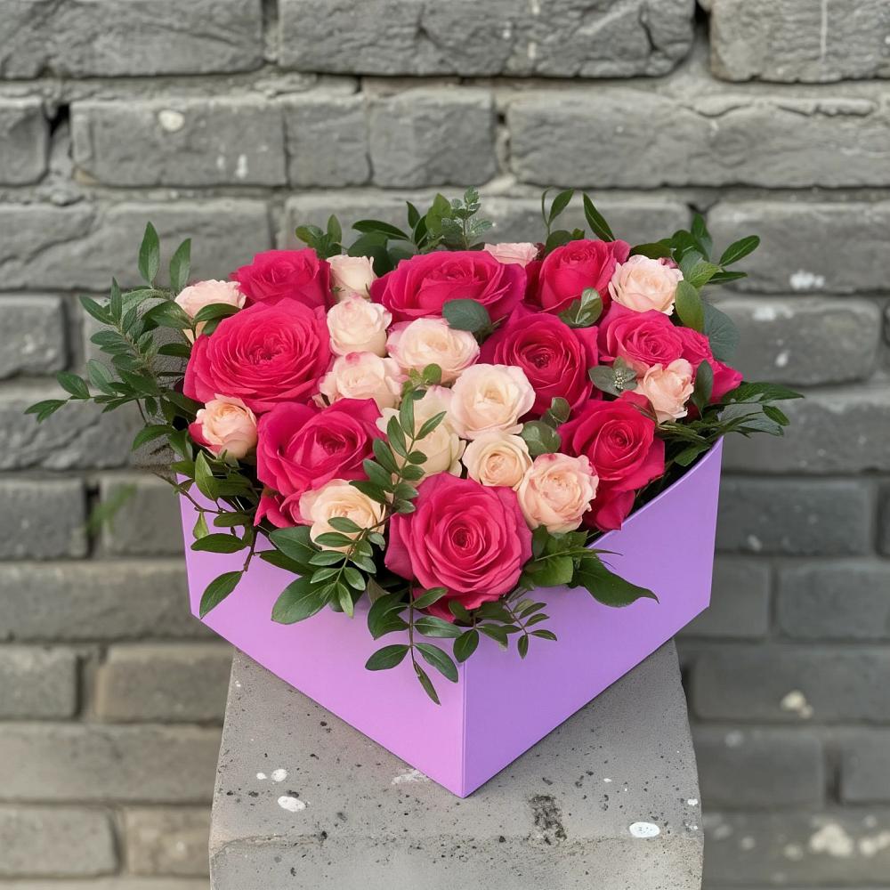 Цветочная композиция из Розы в коробке в Темпы