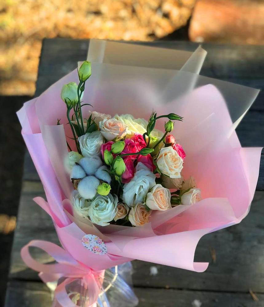 Букет цветов из: Розы и Лизиантусы в Темпы