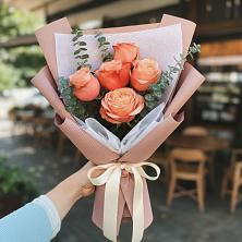 Букет цветов из:  Розы в Темпы