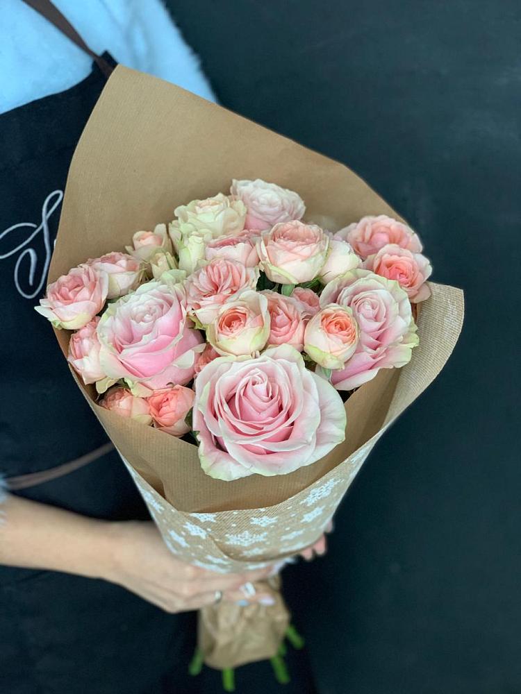 Букет цветов из: Хризантемы и Розы в Темпы