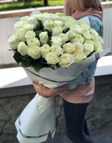 Букет 35 Белых роз в Темпы