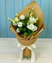 Букет цветов из:  Хризантемы и Лизиантусы в Темпы