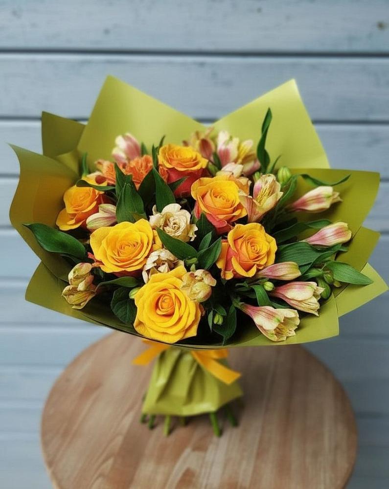 Букет цветов из: Альстромерии и Розы в Темпы