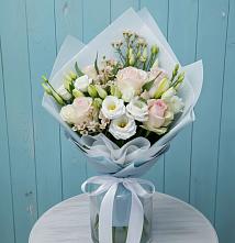 Букет цветов из:  Розы и Лизиантусы в Темпы