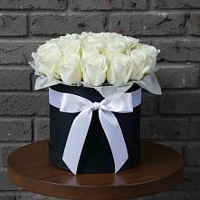 Цветочная композиция из Розы в шляпной коробке в Темпы